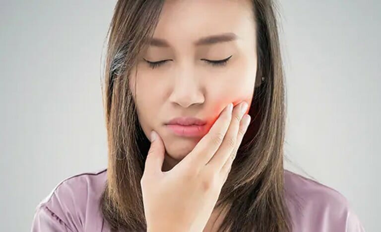 cách trị ê buốt răng hiệu quả từ nha sĩ